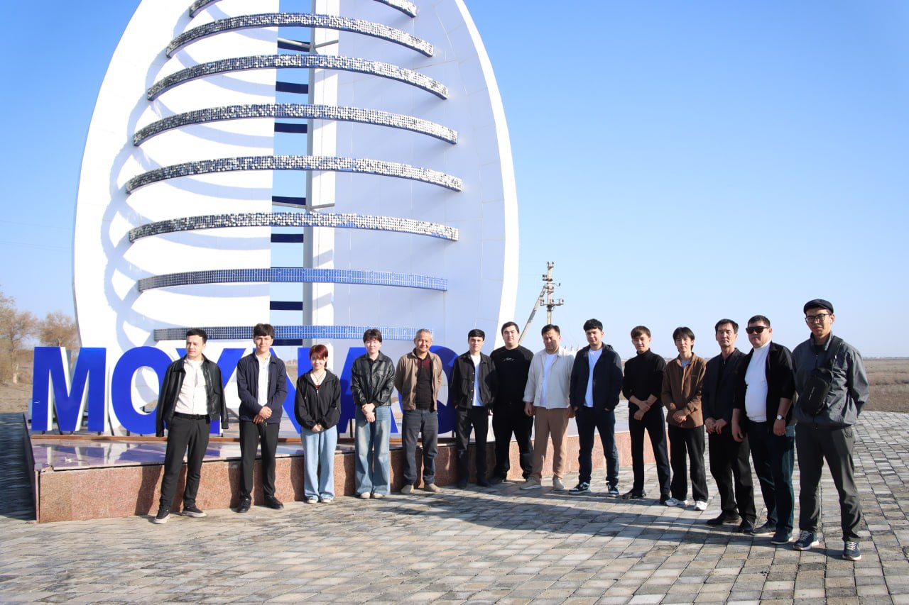 Students of the Kamoliddin Behzod National Institute of Art and Design held a plein air with students of the Jollibay Izentayev Specialized Art Boarding School of the Republic of Karakalpakstan at the "Ship Graveyard" in Muynak District.