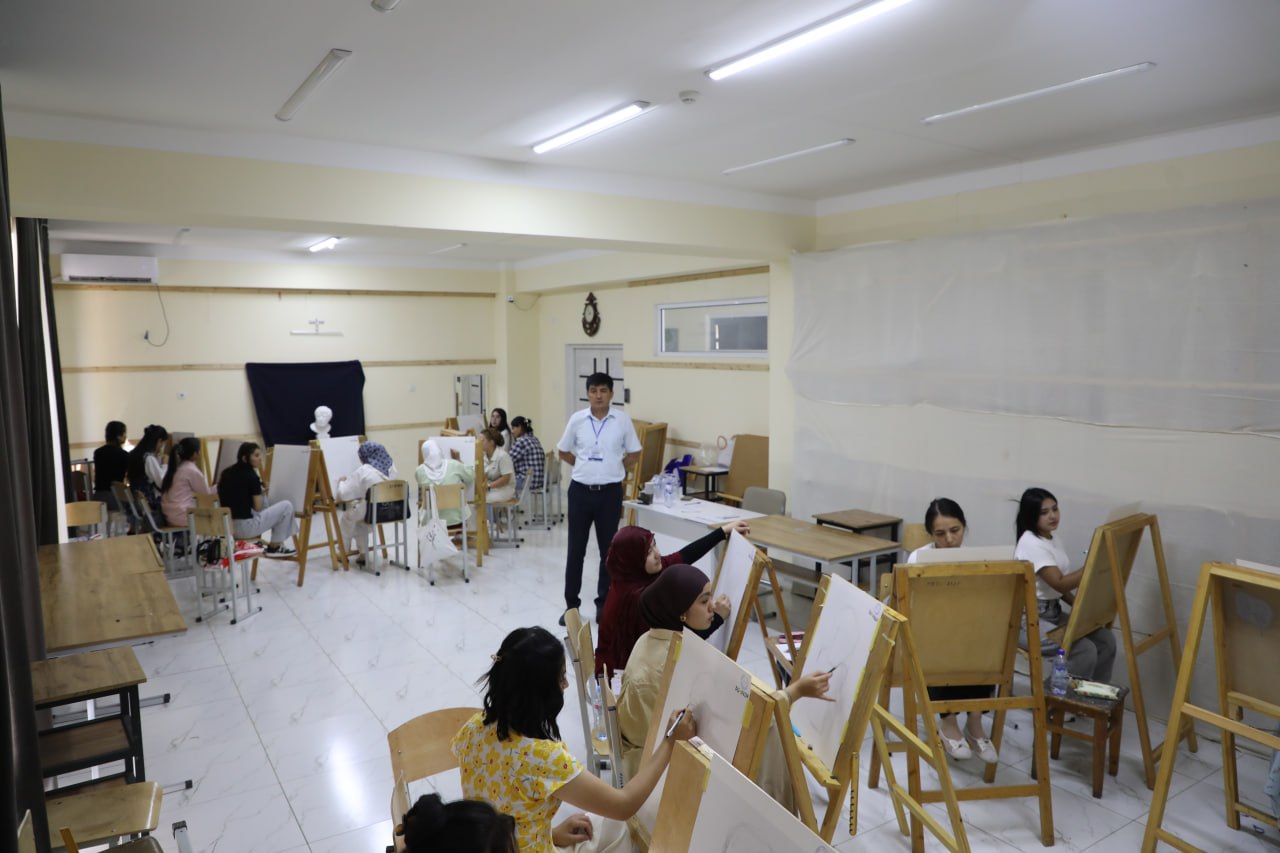 Photo highlights from today's professional (creative) entrance examinations!