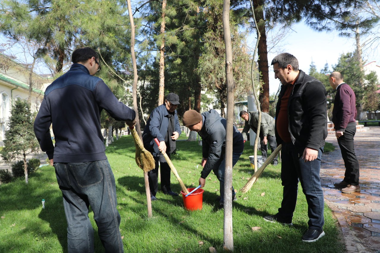 A nationwide charity hashar is being held at the Kamoliddin Behzod National Institute of Art and Design on March 13-14 under the slogan "The well-being of the country begins, first of all, with the neighborhood!"