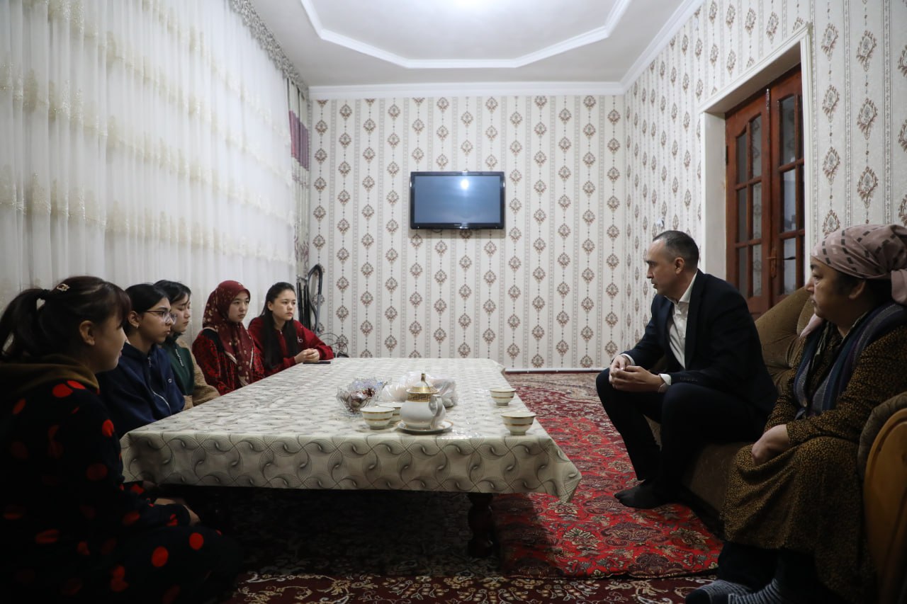 学生的生活条件越来越熟悉了！