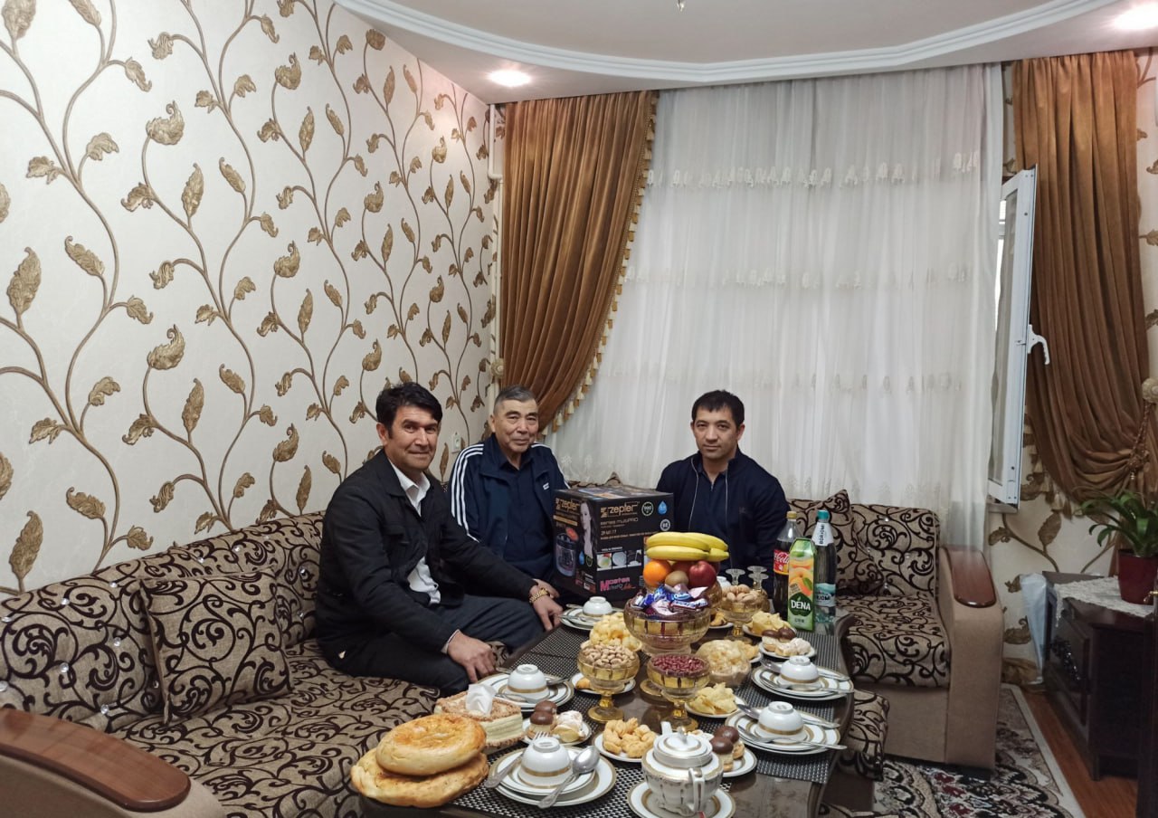 Kamoliddin Behzod nomidagi Milliy rassomlik va dizayn instituti xodimlari va professor-o‘qituvchilari tomonidan Muborak Ramazon hayiti  hamda Navroʻz umumxalq bayrami munosabati bilan turli xayrli va ezgu ishlar amalga oshirilmoqda!