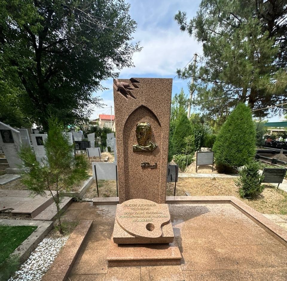 The faculty and students of the National Institute of Fine Arts and Design named after Kamoliddin Behzod are carrying out noble and charitable deeds in honor of May 9 — Remembrance and Appreciation Day!