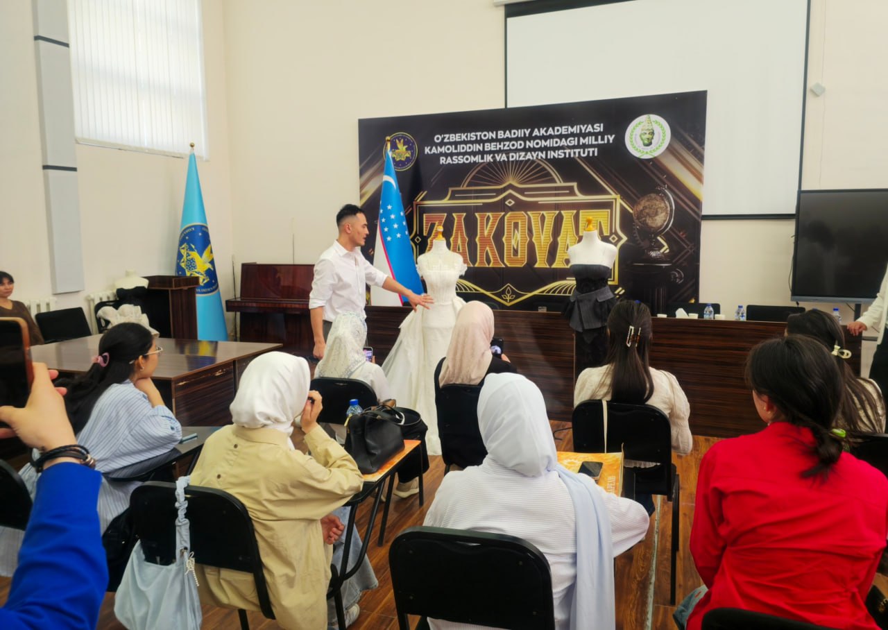A master class was organized at the Kamoliddin Behzod National Institute of Art and Design with the participation of talented designer Imombek Parmonov to develop the professional knowledge and skills of students and increase their creative potential.