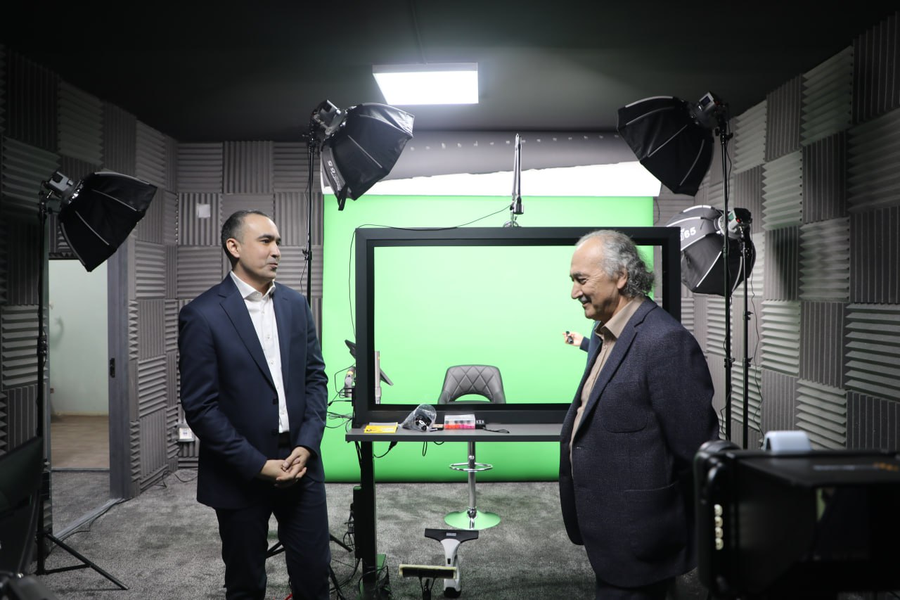 Председатель Академии искусств Узбекистана Акмаль Нуридинов ознакомился с работой, проводимой в Национальном институте искусств и дизайна им. Камолиддина Бехзода.