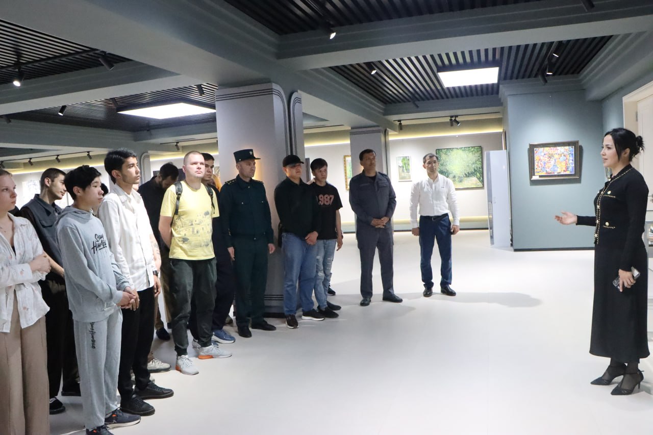 Kamoliddin Behzod nomidagi Milliy rassomlik va dizayn institutida Mirobod tumani IIO FMB rahbariyati tomonidan otaliqqa olingan yoshlar uchun ijodiy muhitga ekskursiya tashkil etildi!
