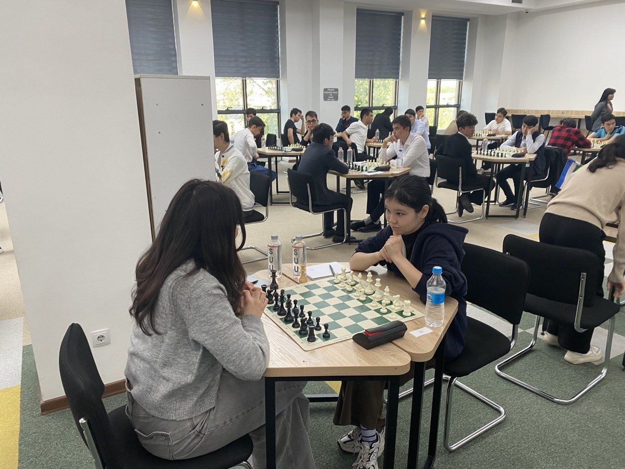 卡莫利丁·貝赫佐德國立藝術設計學院的學生正在參加「學生聯盟」體育比賽第二階段的區域賽！